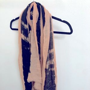 BCBG scarf